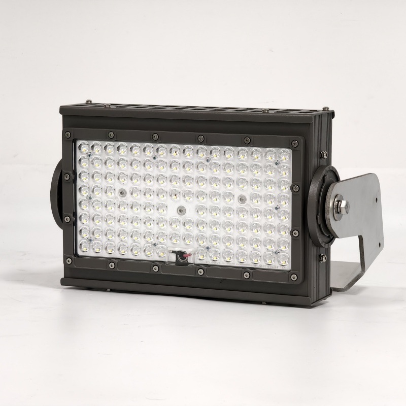 Uniform Illumination Sports LED Lamp