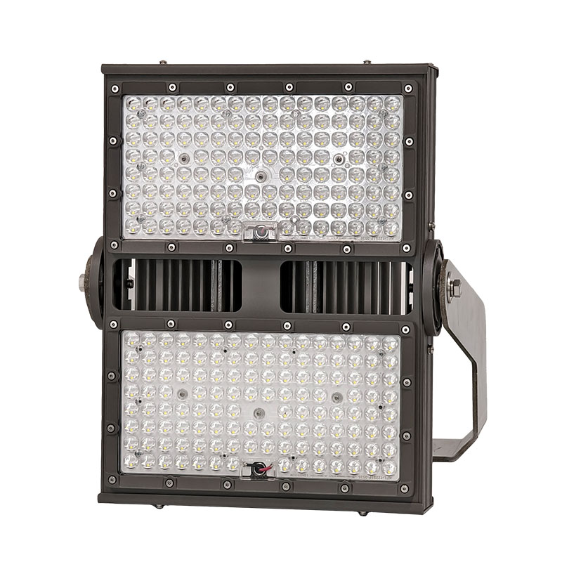 1500 watt high lumen output exterior floodlight